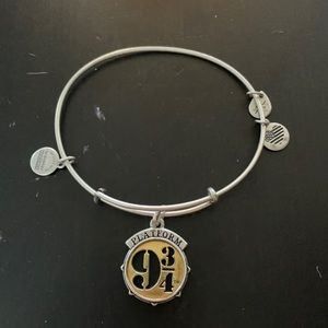 Harry Potter Platform 9 3/4 bracelet